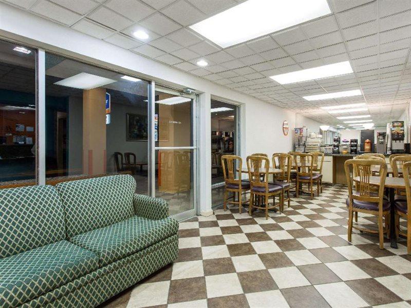 Howard Johnson By Wyndham Virginia Beach Bagian luar foto