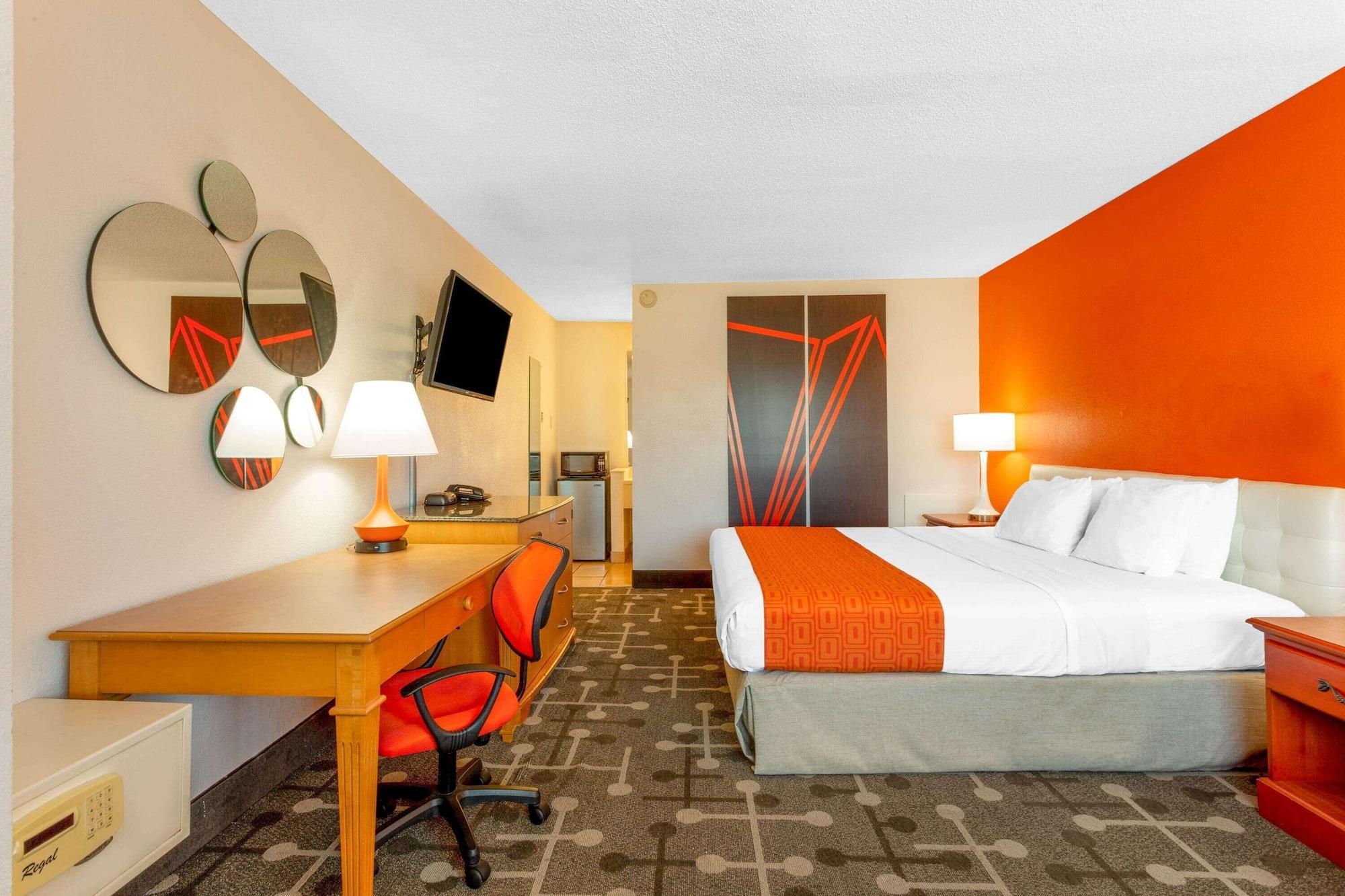 Howard Johnson By Wyndham Virginia Beach Bagian luar foto