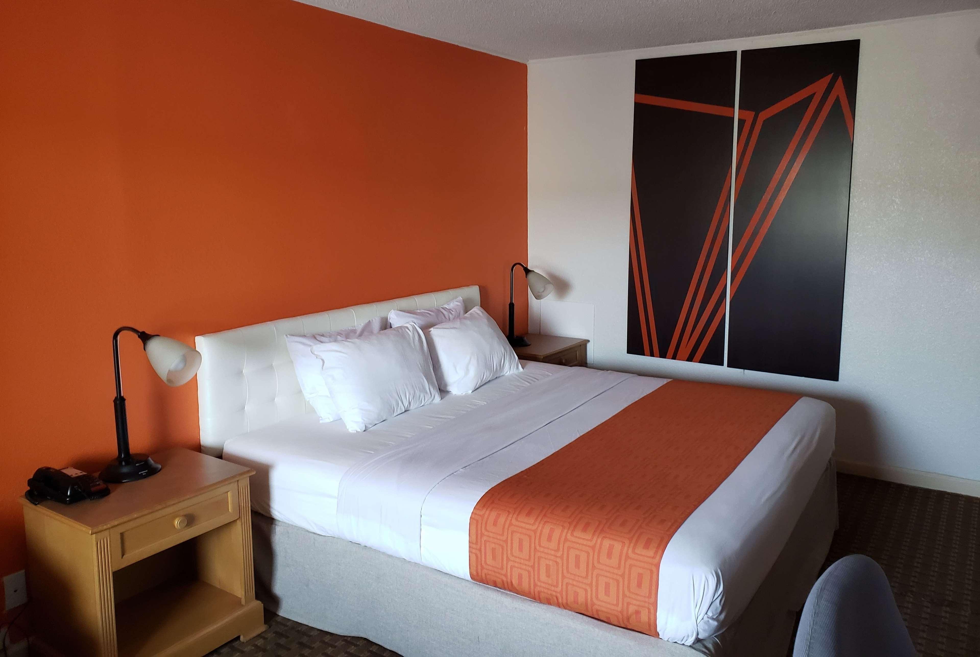 Howard Johnson By Wyndham Virginia Beach Bagian luar foto