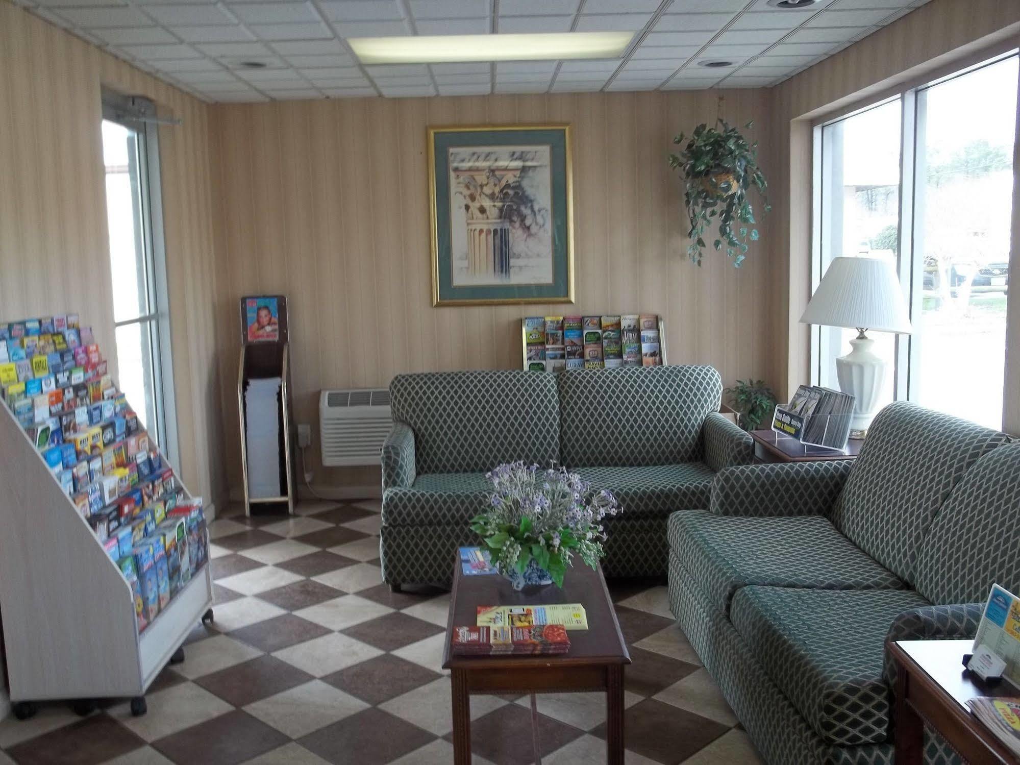 Howard Johnson By Wyndham Virginia Beach Bagian luar foto
