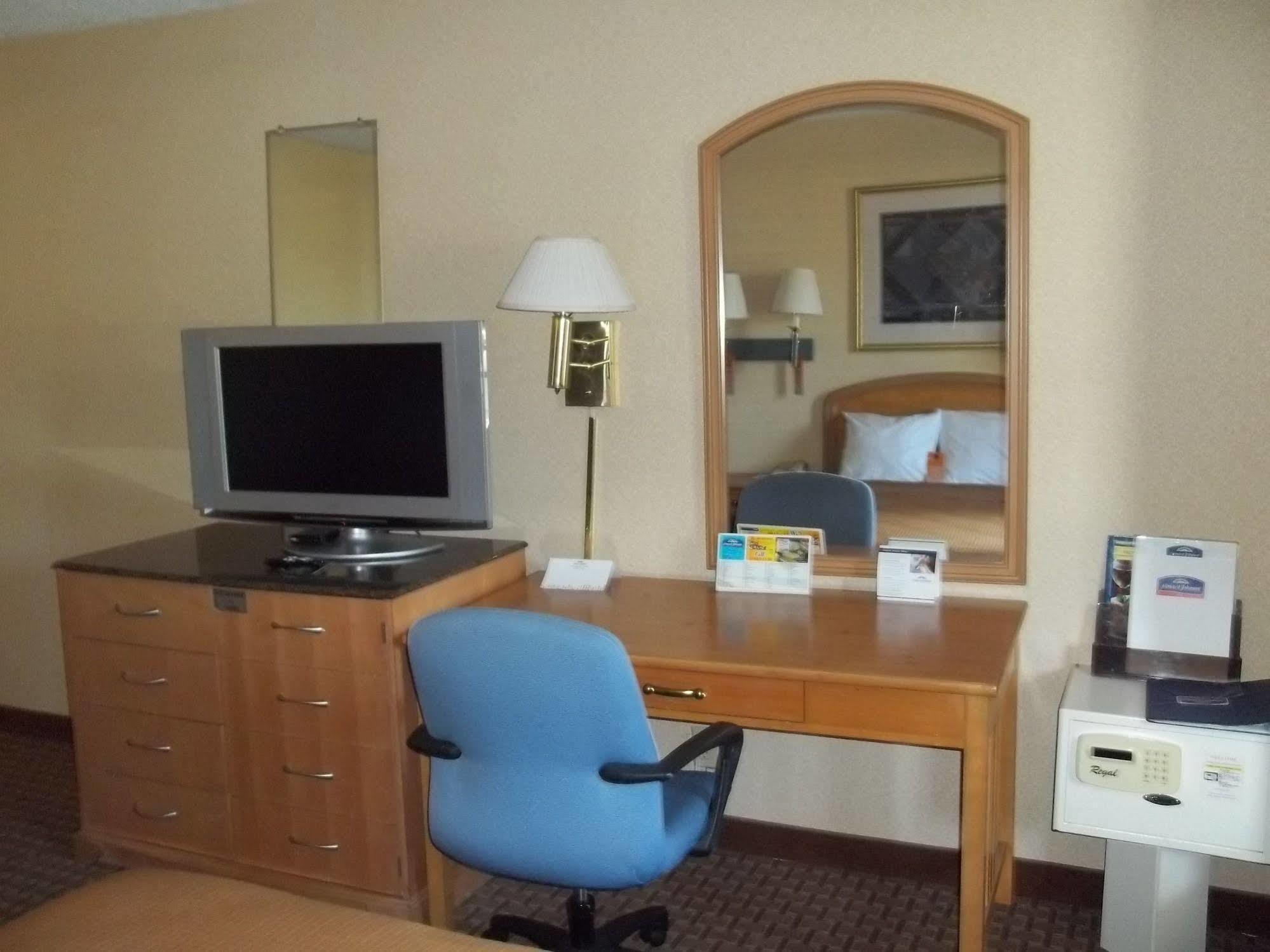 Howard Johnson By Wyndham Virginia Beach Bagian luar foto