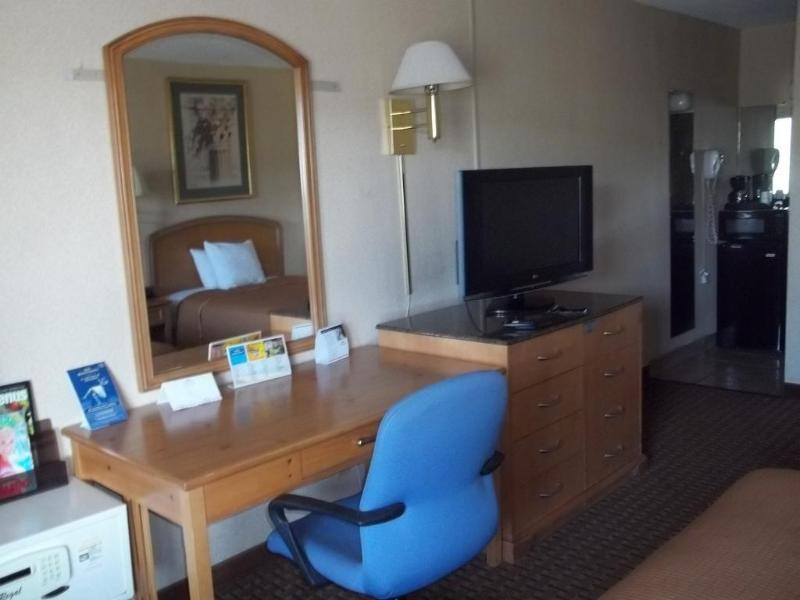 Howard Johnson By Wyndham Virginia Beach Bagian luar foto